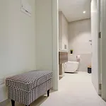 Luxury At Mercury With Rooftop Pool Access By 360 Estates 公寓
