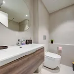 Luxury At Mercury With Rooftop Pool Access By 360 Estates