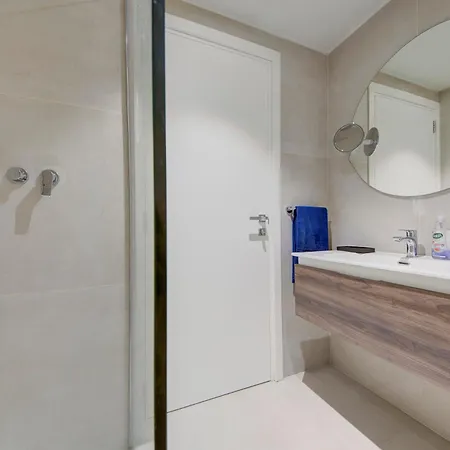 Luxury At Mercury With Rooftop Pool Access By 360 Estates Appartement