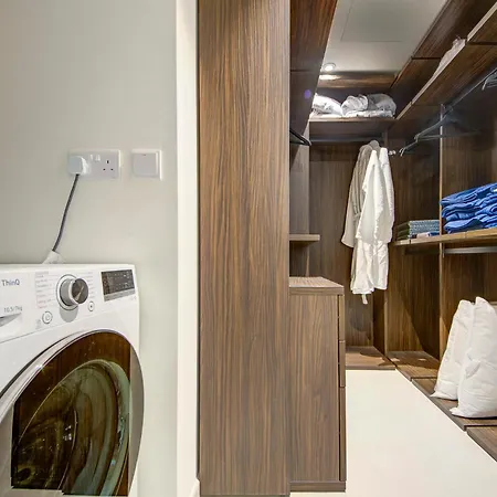 Luxury At Mercury With Rooftop Pool Access By 360 Estates *