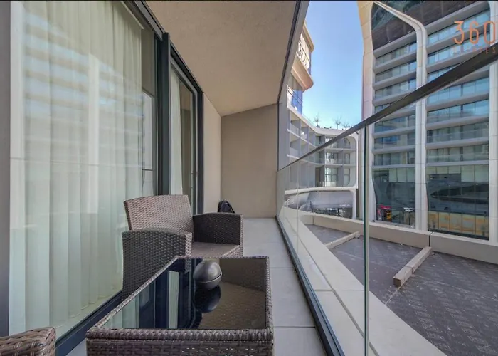 Luxury At Mercury With Rooftop Pool Access By 360 Estates